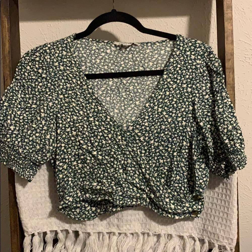 American Eagle Crop Blouse